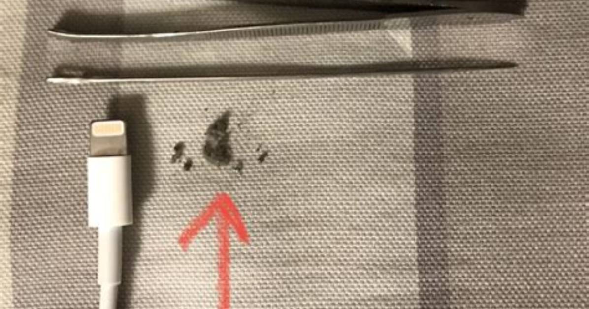 How Do You Clean Lightning Ports?