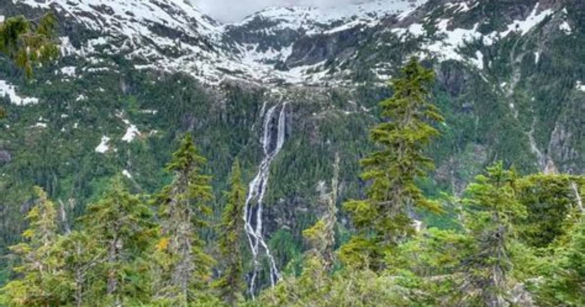 How Do You Get to Della Falls?