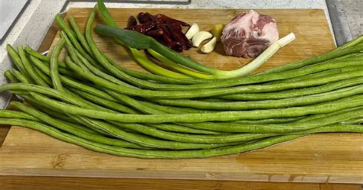 How Do You Harvest Snake Beans?