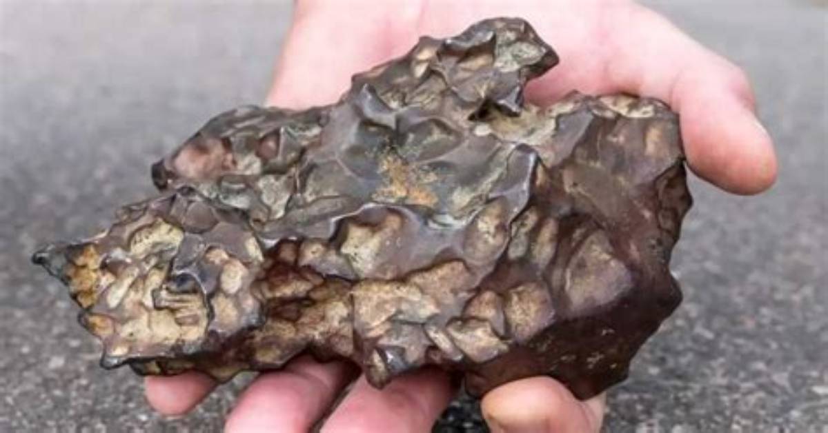 How Do You Identify an Iron Meteorite?
