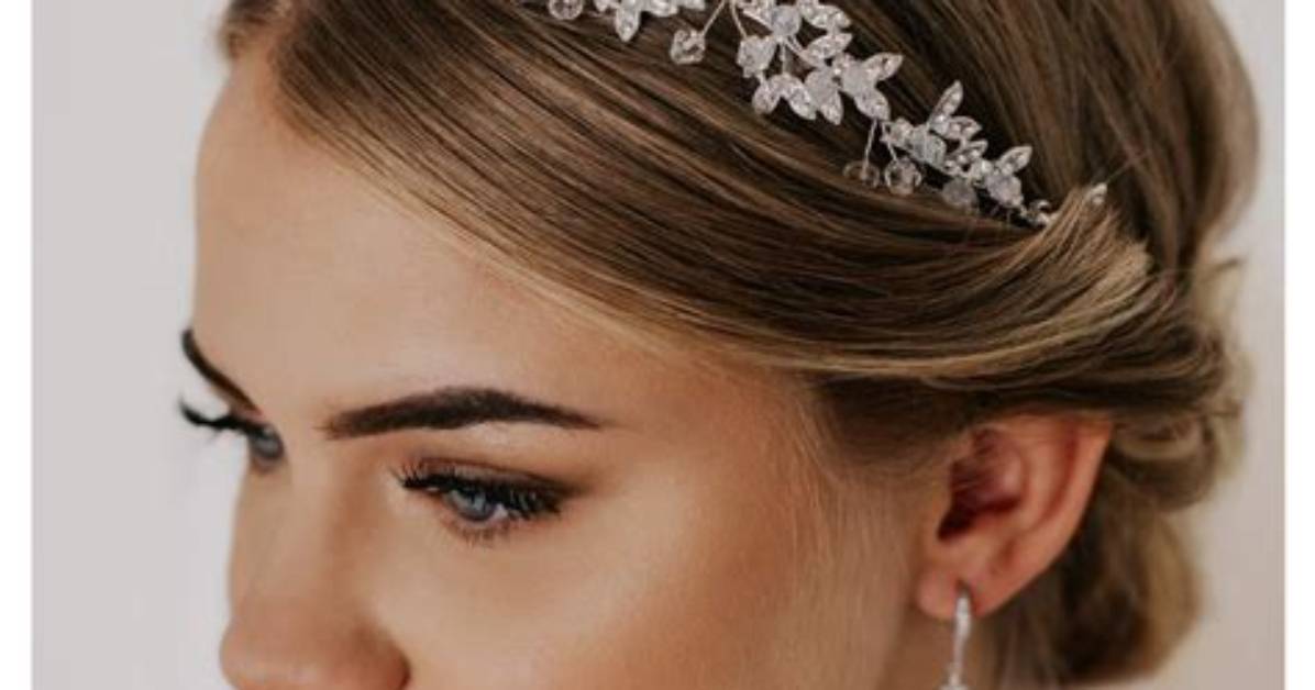 How Do You Keep a Headpiece on?