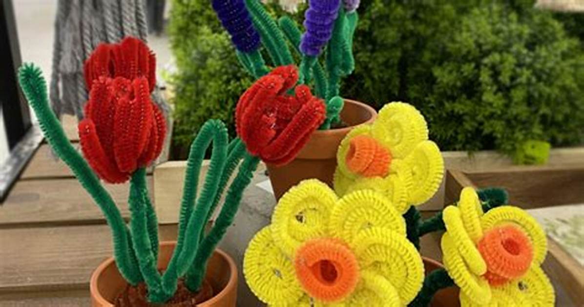 How Do You Make a Chenille Stem Christmas Tree