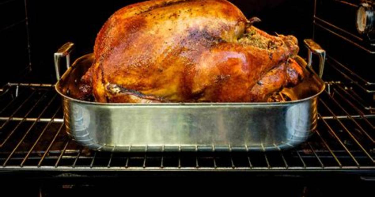 How Do You Make a Foil Roasting Pan