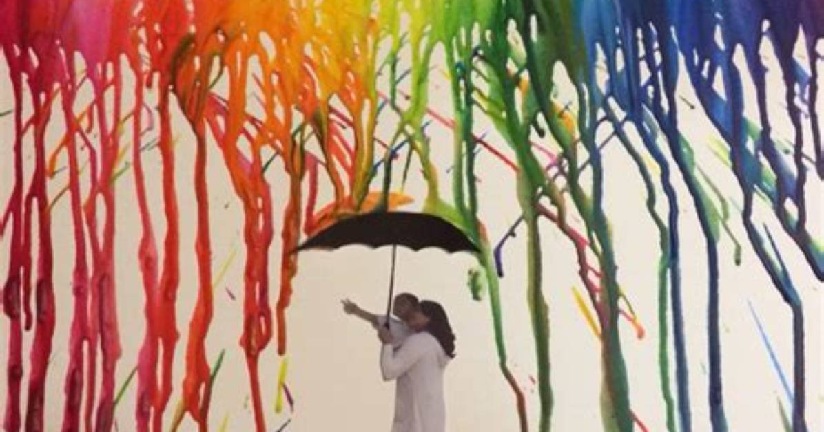 How Do You Make a Melted Crayon Canvas?
