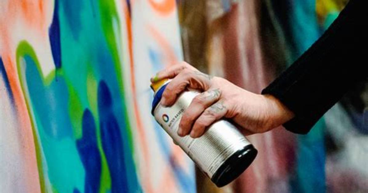 How Do You Properly Use Spray Paint?
