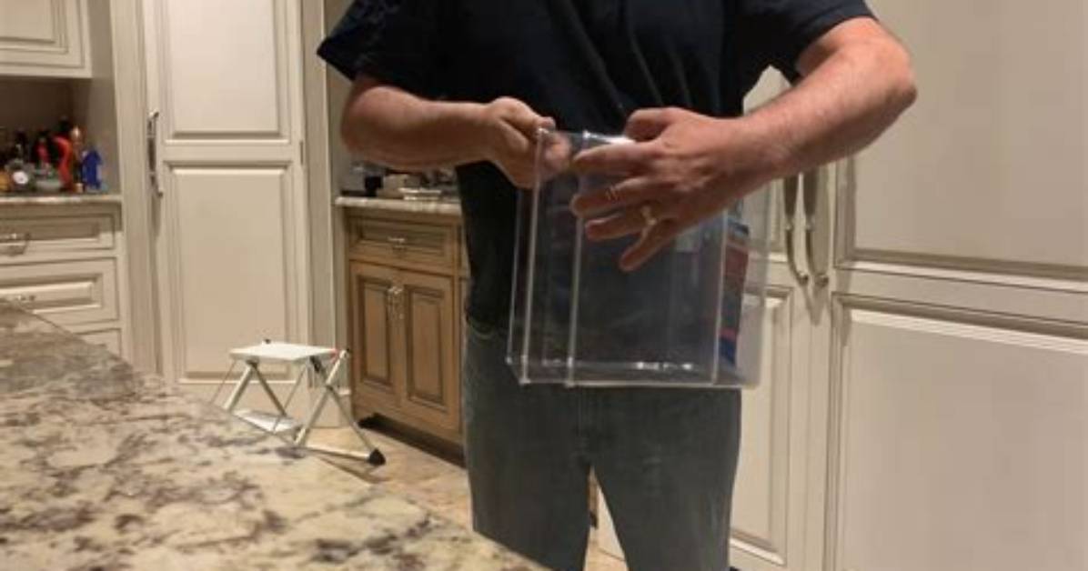 How Do You Separate Two Plastic Containers That Are Stuck Together?