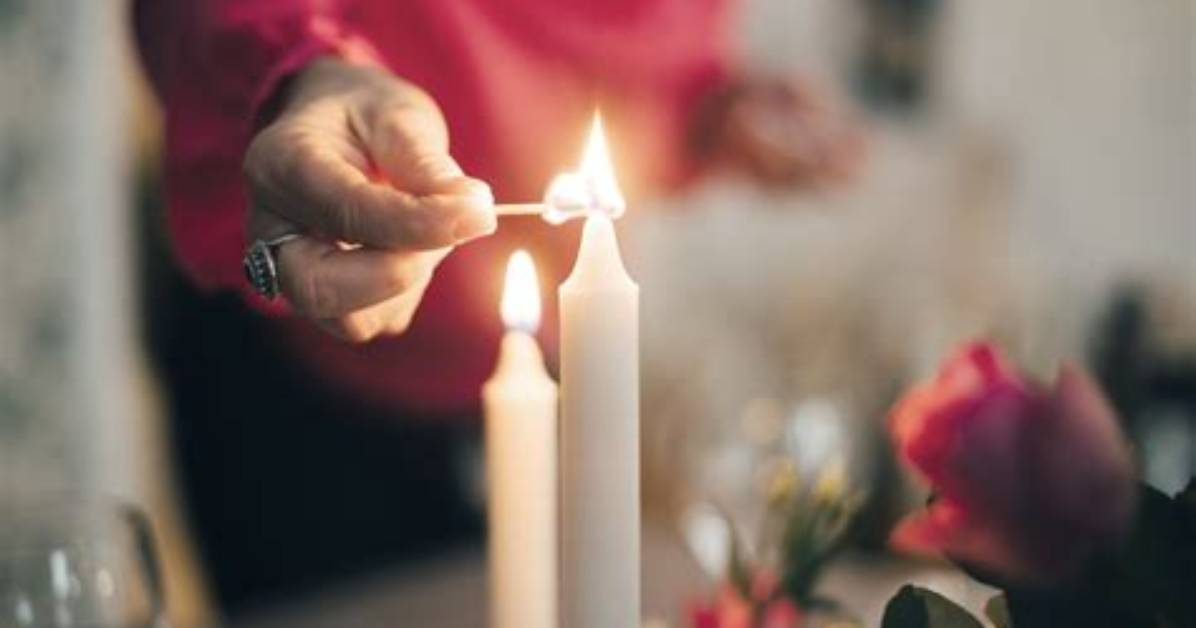 How Do You Set up a Candle