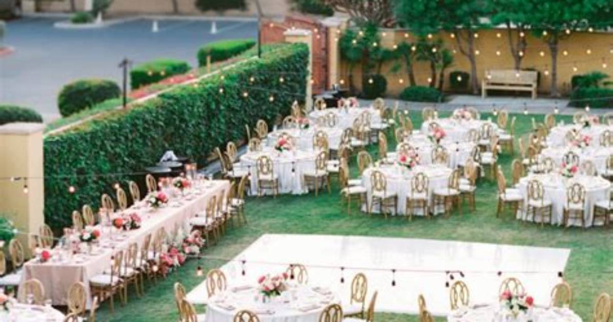 How Do You Set up a Wedding Reception Room