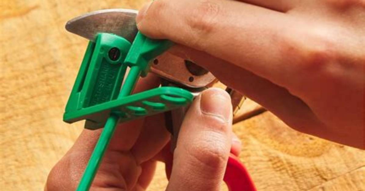 How Do You Sharpen a Pruner Blade?