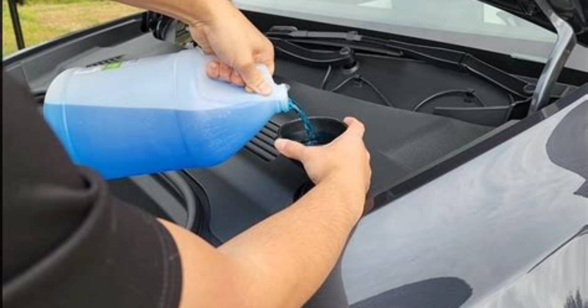 How Do You Spray Windshield Wiper Fluid?