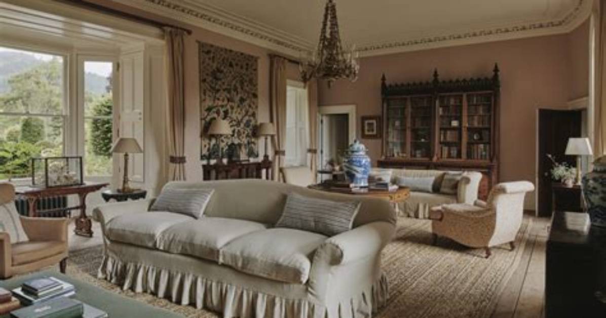 How Do You Use Baronial in a Sentence?