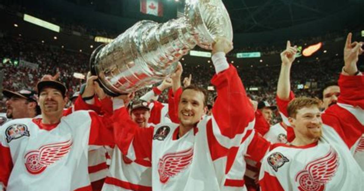 How Many Cups Do the Red Wings Have