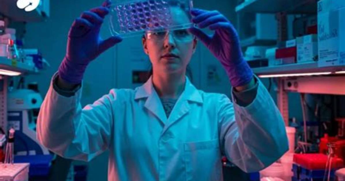 How Many Pathologists Are There?