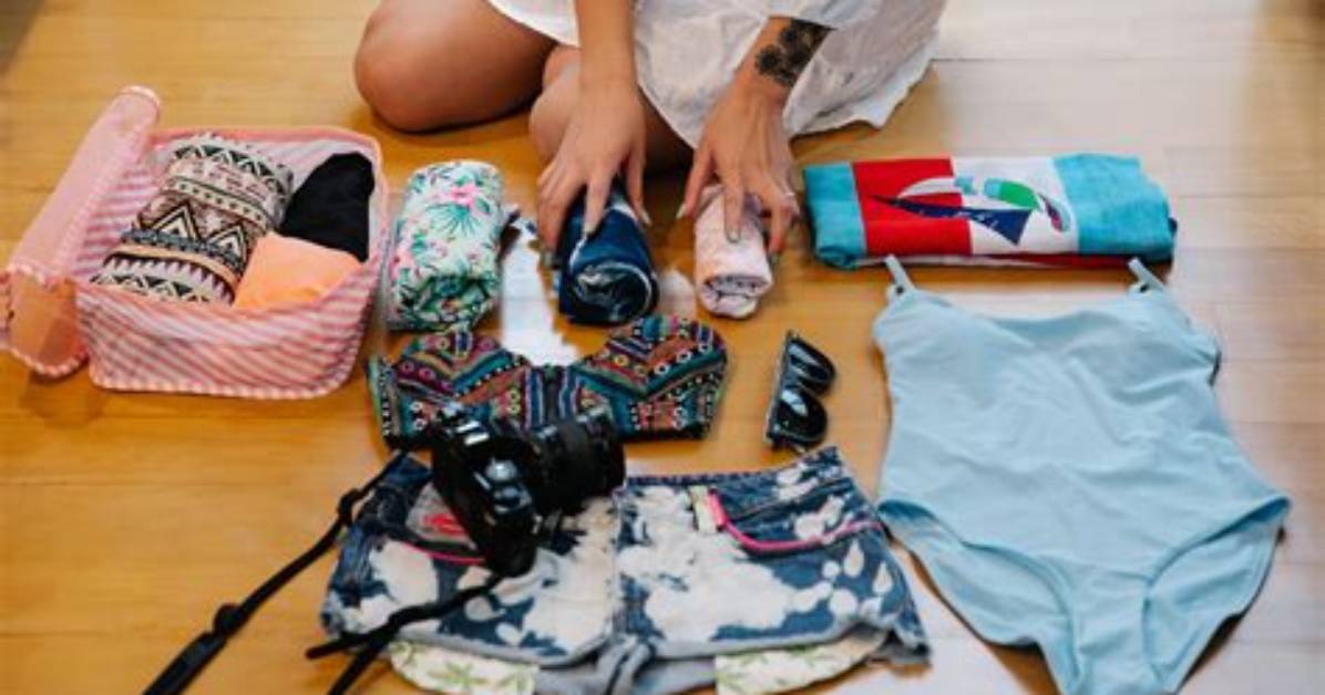 How Much Clothes Should I Pack for a Week?