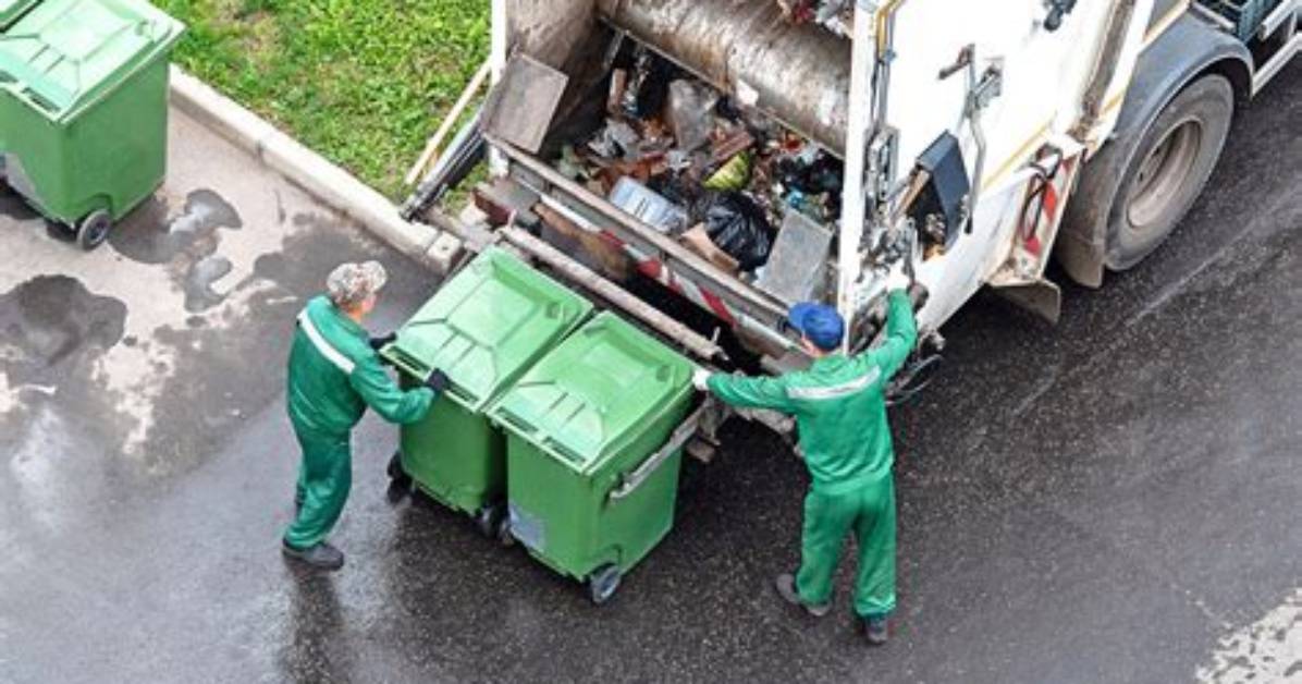 How Much Do Trash Collectors Make?