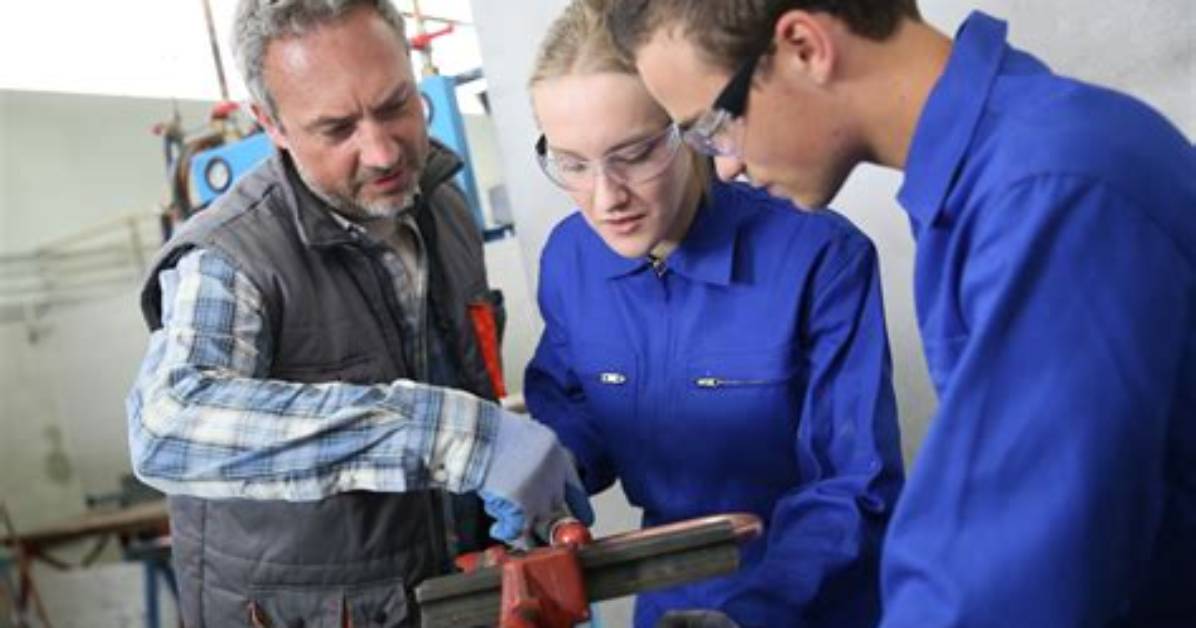 How Much Does a Bae Apprentice Earn