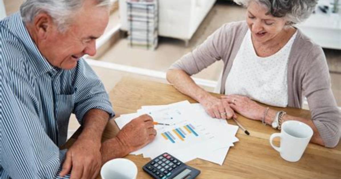 How Much Interest Does $10000 Earn in a Year?