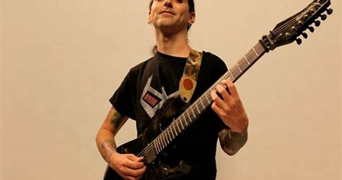 How Old Is Eric Calderone?