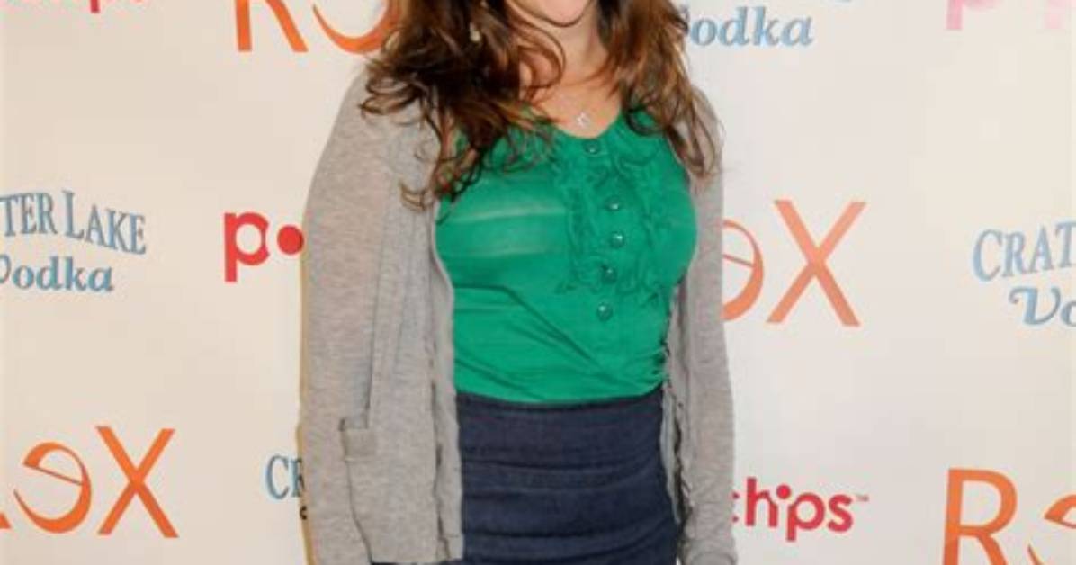 How Tall Is Mayim Bialik