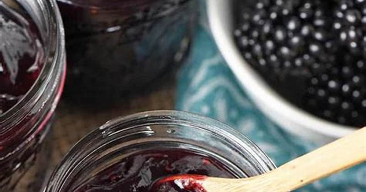 How to Make Blackberry Jam Cocktails — Best Spring Cocktail Recipes