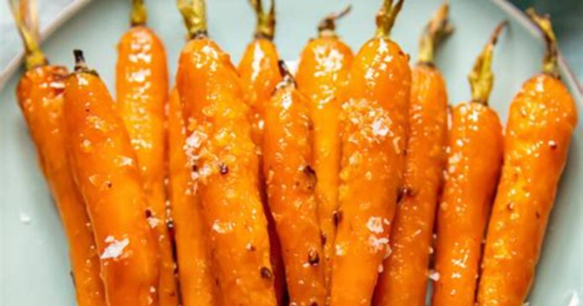 How to Make Coriander-Maple Glazed Carrots