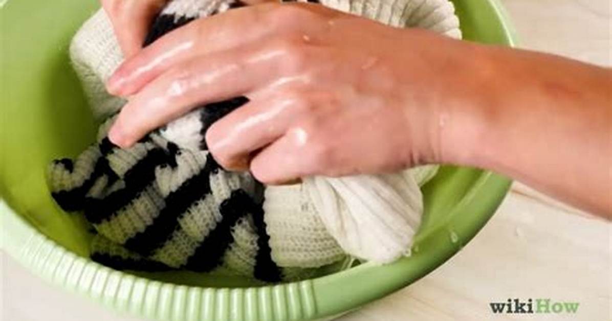 How to Restretch Wool?