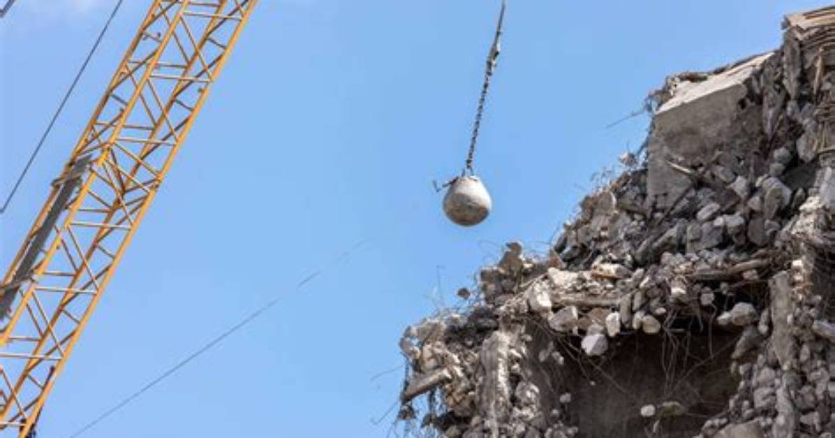 How Wrecking Balls Work?