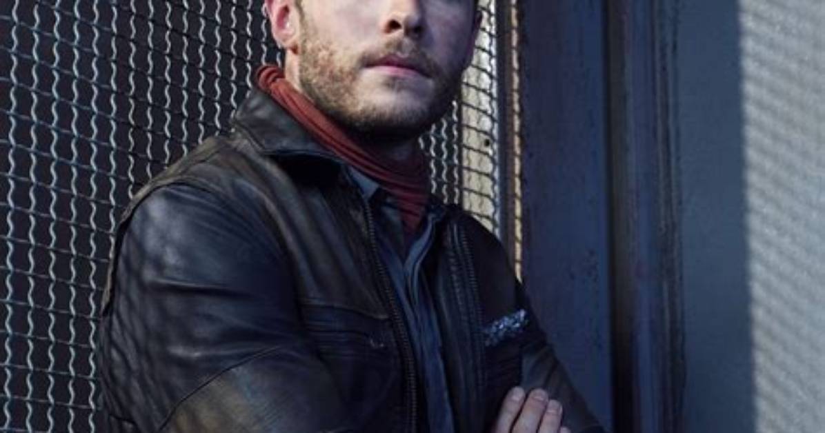 Iain De Caestecker