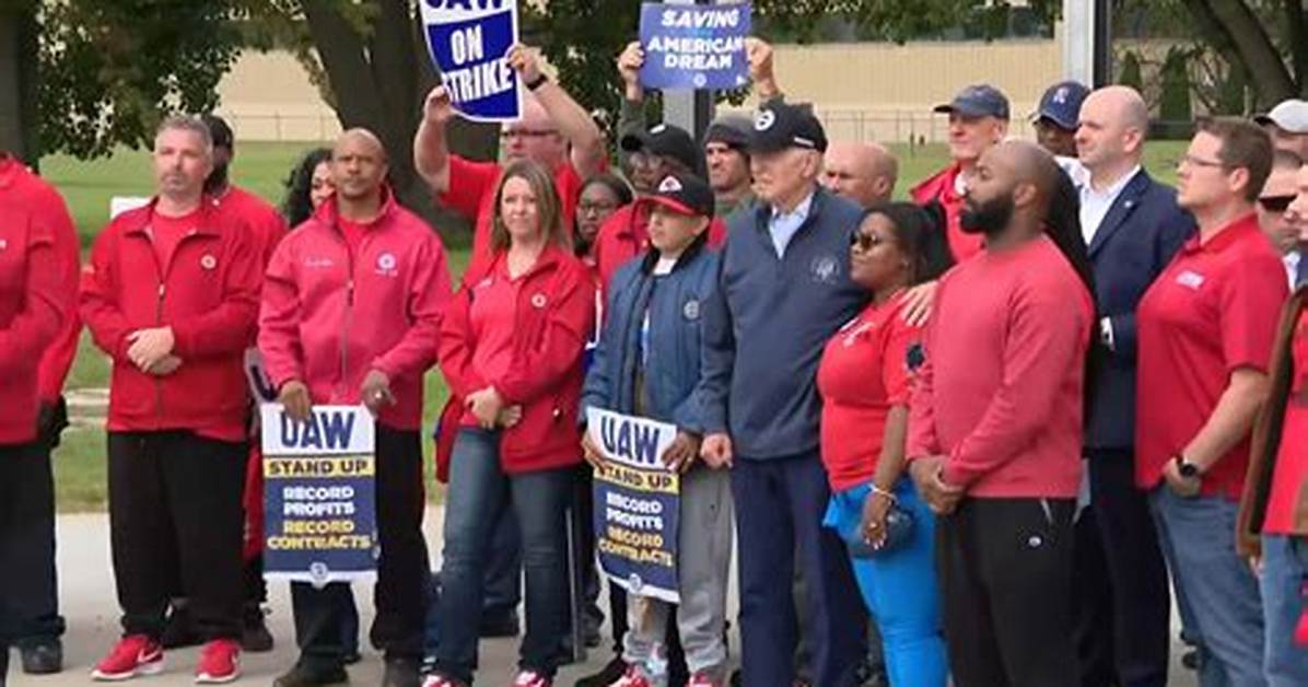Ibew Picketing at Construction Site in Perrysburg