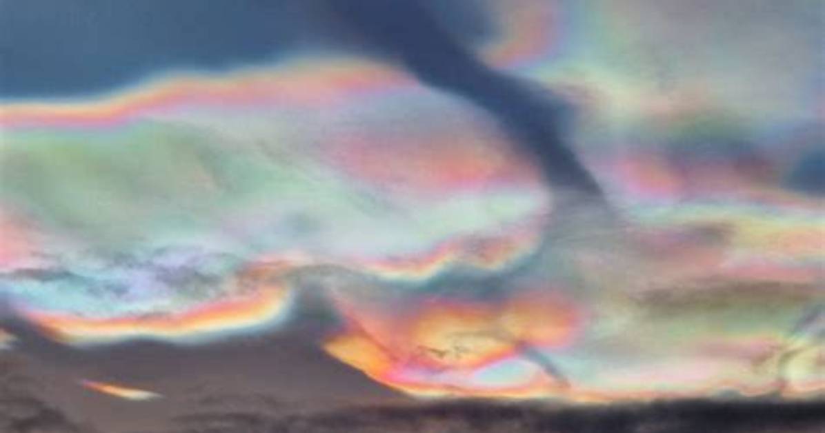 Is a Rainbow Iridescent?