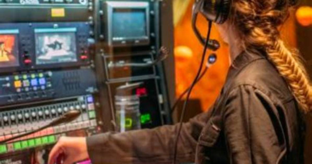 Is a Stage Manager?