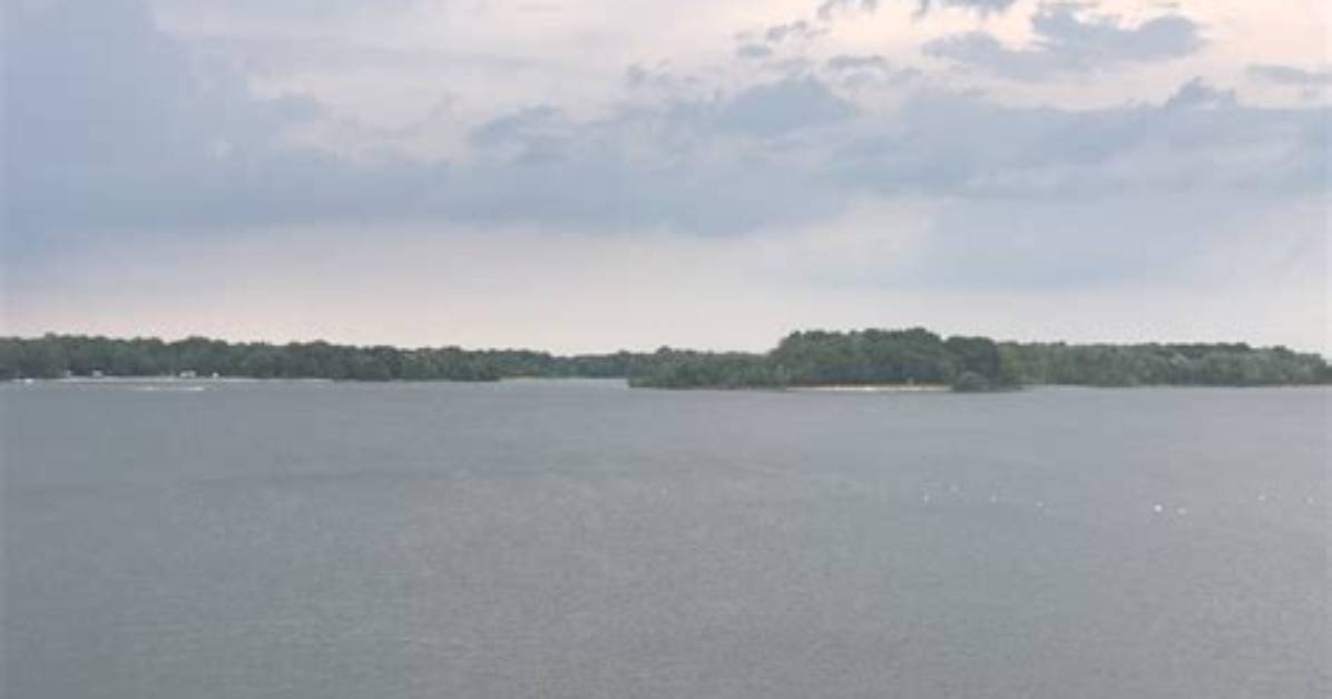 Is Carlyle Lake Open?