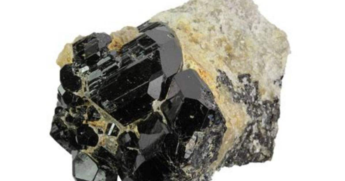 Is Dravite a Quartz?