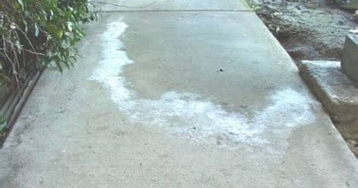 Is Efflorescence on Concrete a Problem