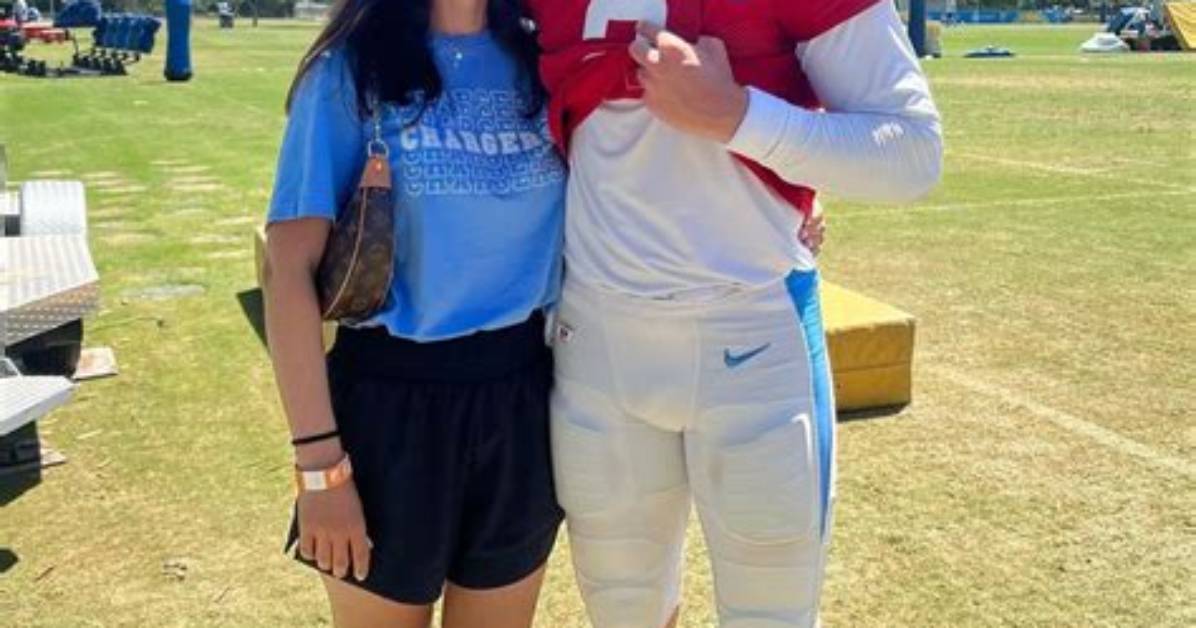 Is He Married to Girlfriend Cheyenne Knight?