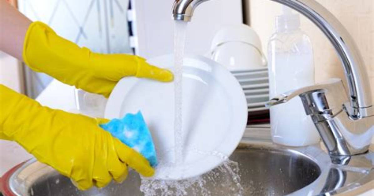 Is It Safe to Wash Dishes with Vinegar