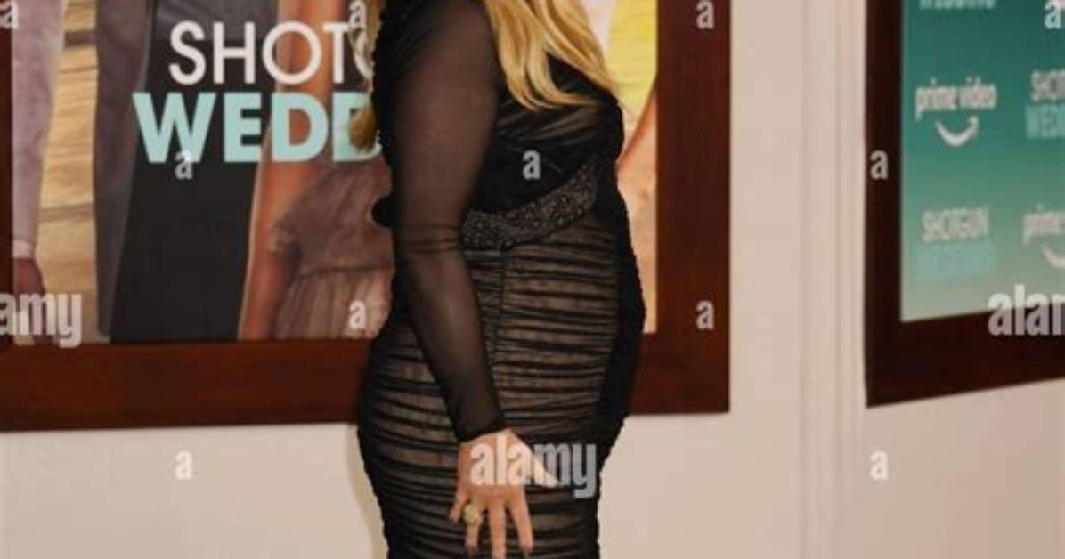 Is Jennifer Coolidge Pregnant? Truth About Her Dating Life
