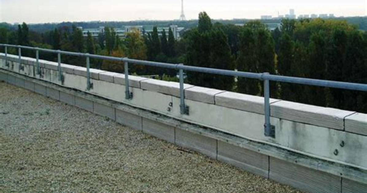 Is Parapet a Railing?