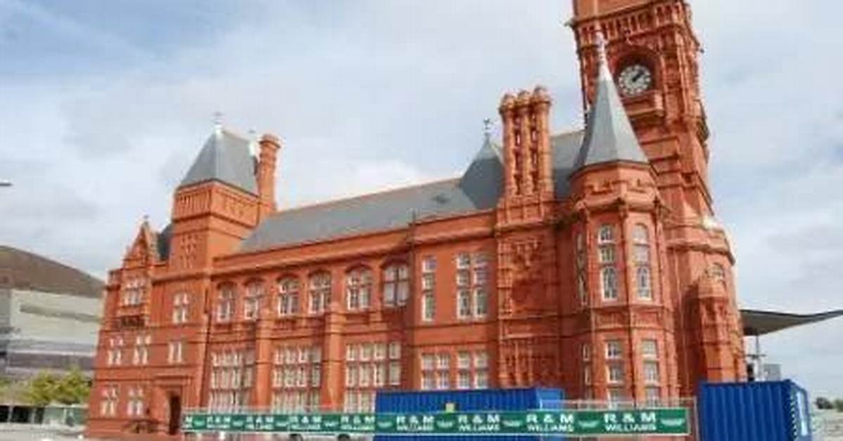 Is Pierhead One Word?
