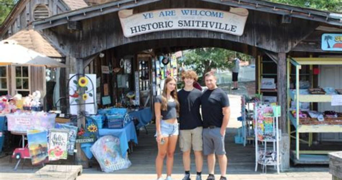 Is Smithville Shops Open?