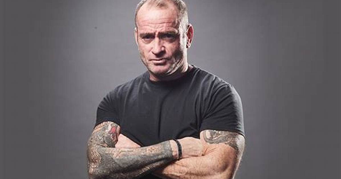 Is Terry Schappert Missing an Arm?
