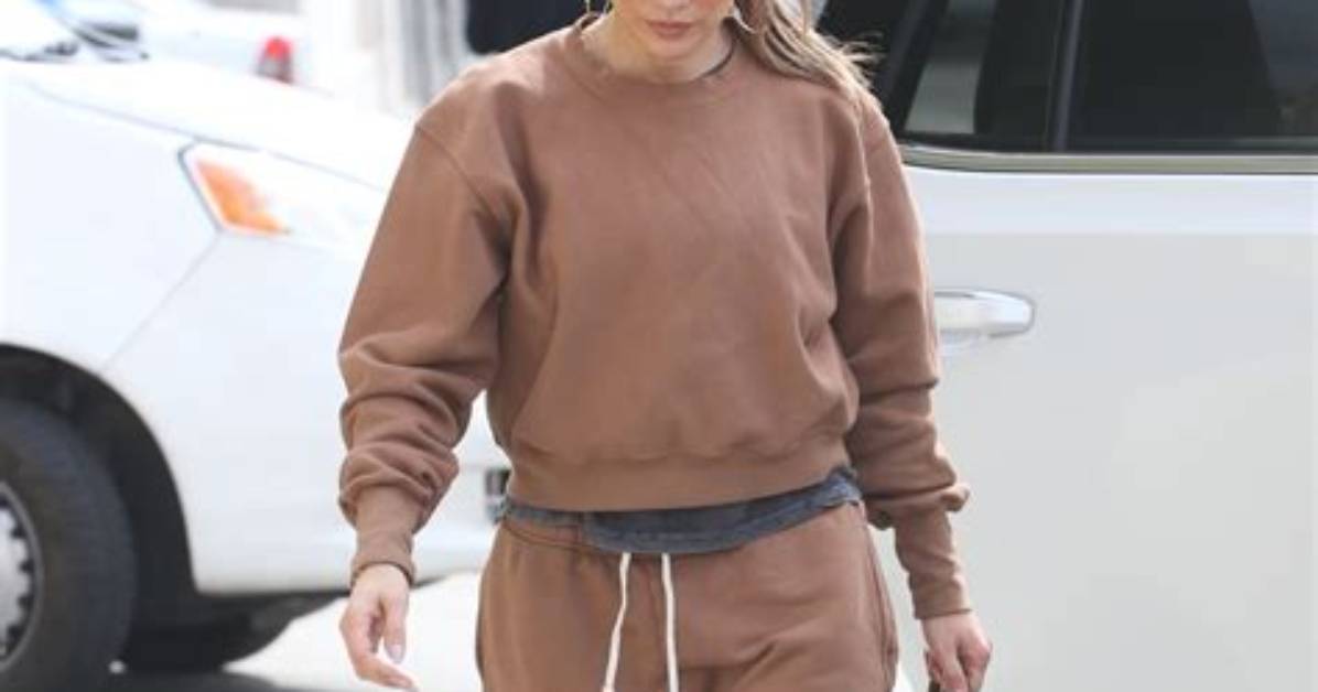 Jennifer Lopez Wore My Favorite Comfy Winter Staple