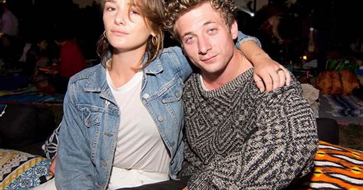 Jeremy Allen White Seen Getting Cozy with His Estranged Wife Addison Timlin; Amidst the Couple's Divorce