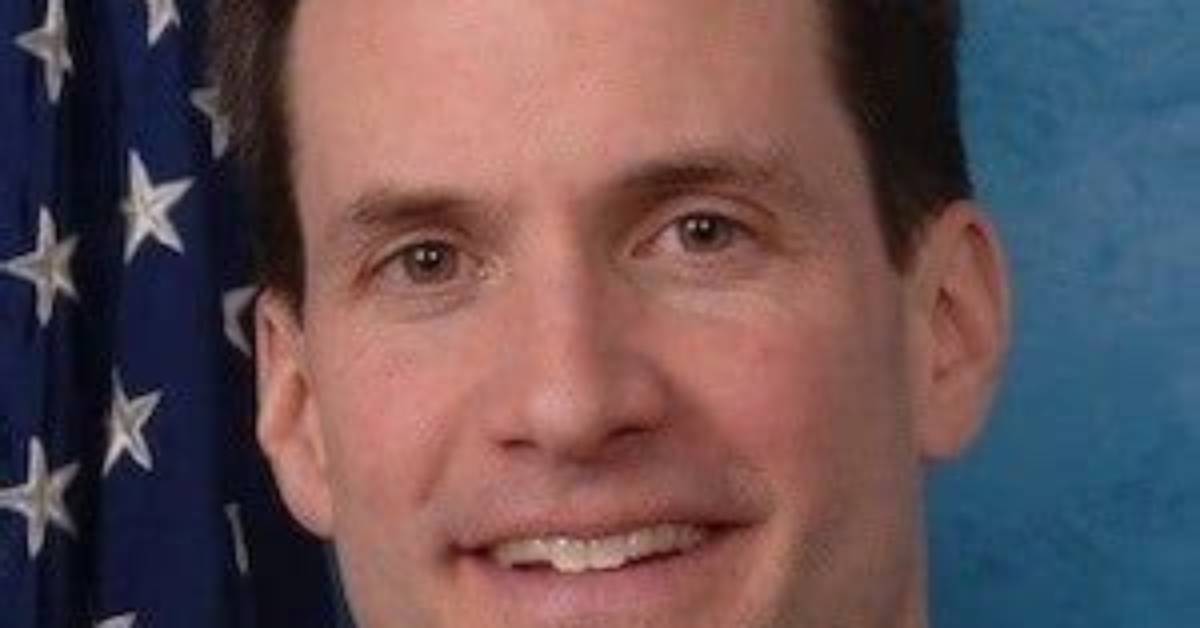 Jim Himes (Politician) - Age, Birthday, Bio, Facts, Family, Net Worth, Height & More