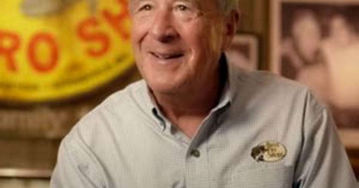 Johnny Morris Net Worth