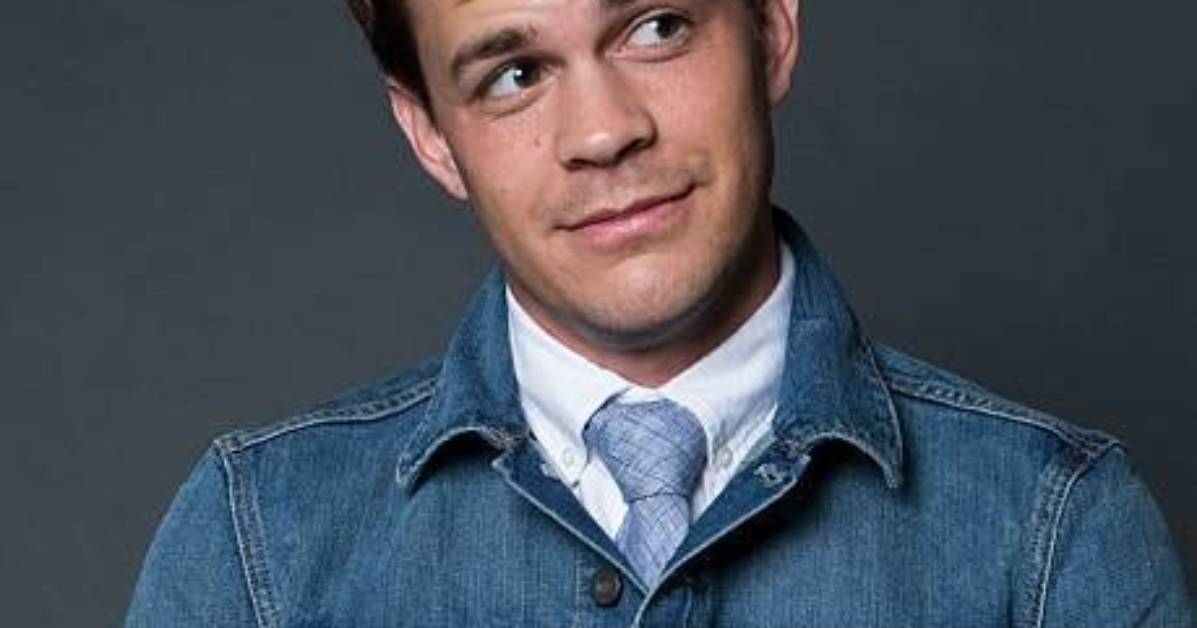 Johnny Simmons