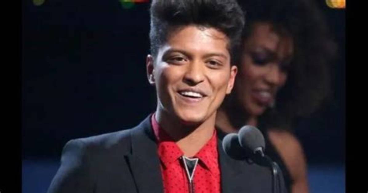 Julia De Mars Net Worth