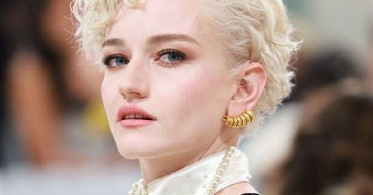 Julia Garner