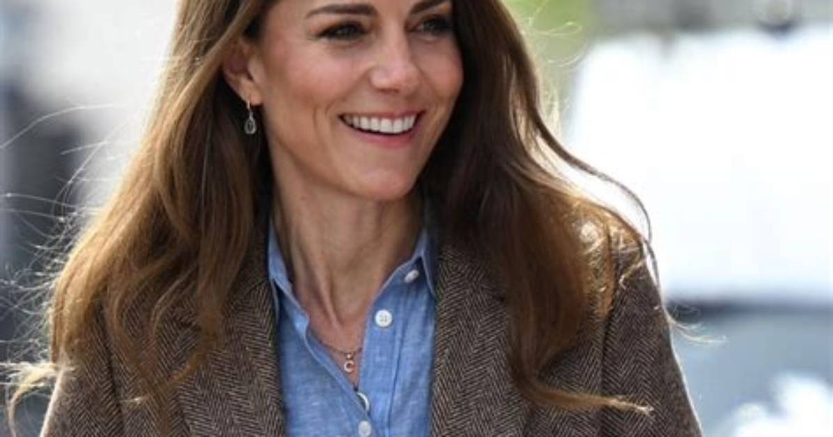 Kate Middleton's Made Her Tweedy Jacket Summer-Ready with an Easy, Breezy Skirt
