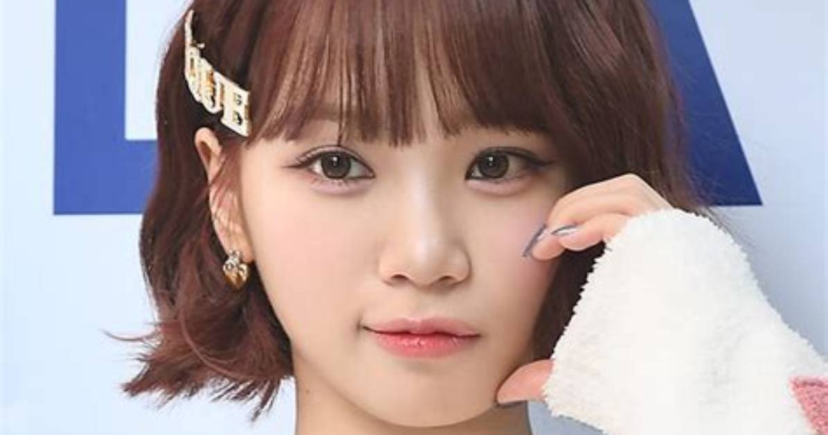 Le Sserafim's Chaewon Goes Viral for Hilarious Mistake on Stage, Gets Different Reactions from Members; Watch
